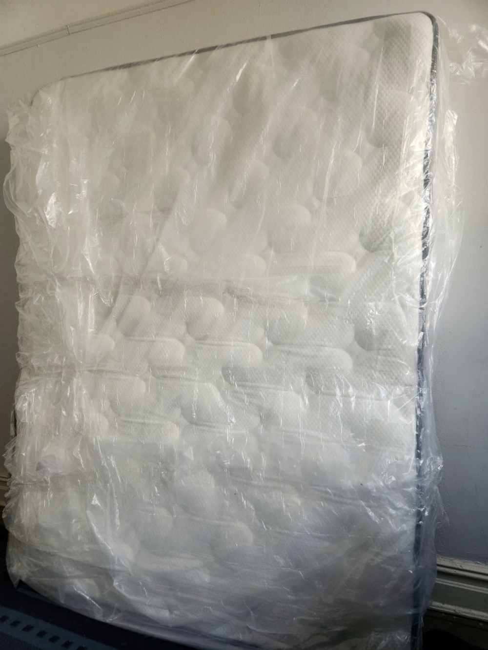14" Medium-Firm Queen Mattress